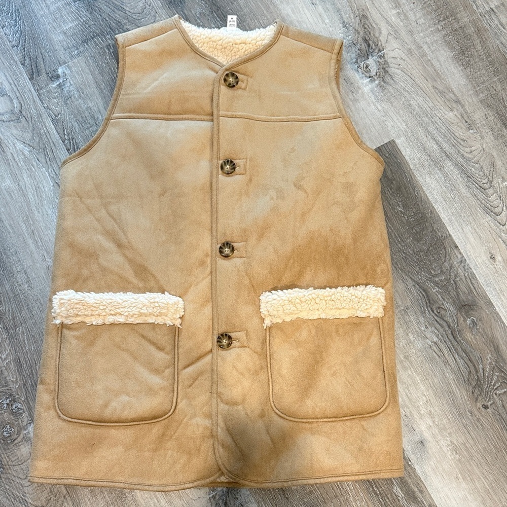 NWT Time and Tru camel Sherpa-Lined Vest with Button Closure